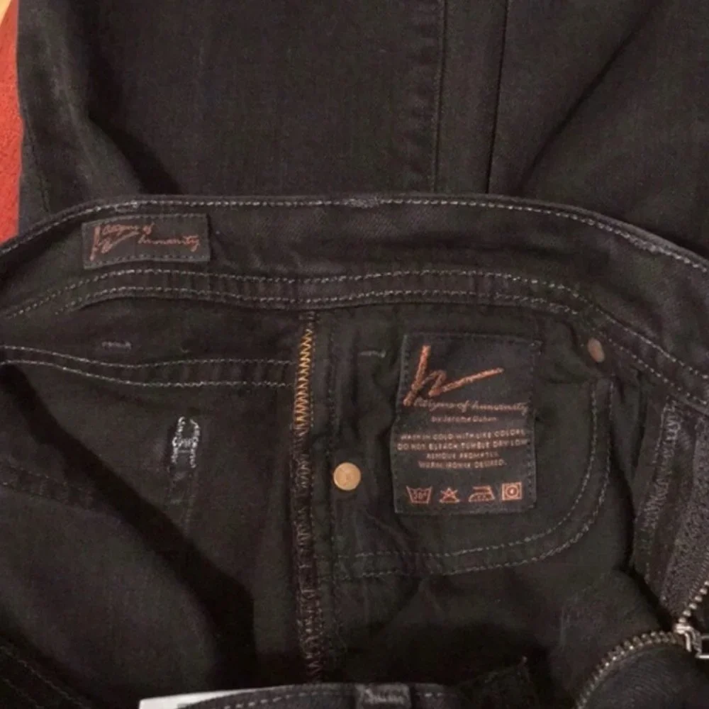 Citizens of Humanity Low Rise Skull and Bunny Jeans Black Size 25 Straight Leg